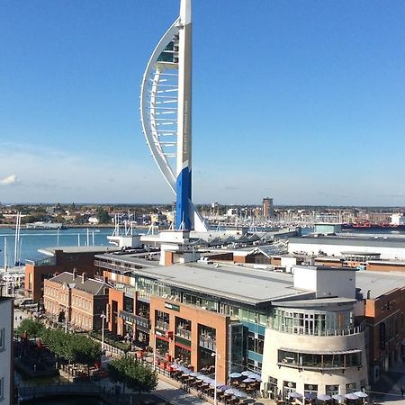 Gunwharf Quays Harbour Apartments Portsmouth Esterno foto